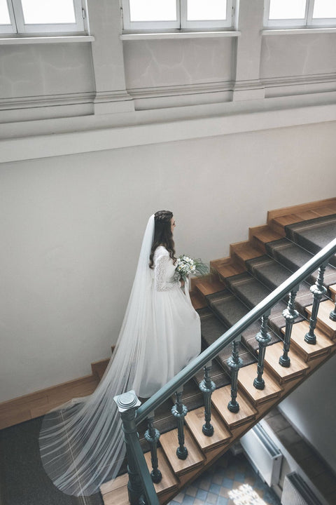 1 Tier Chapel Long Wedding Bridal Veil With Metal Comb E90