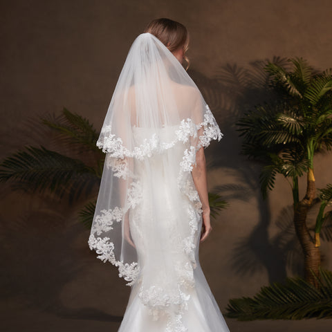 2 Tier Lace Wedding Bridal Veil with Metal Comb AS05