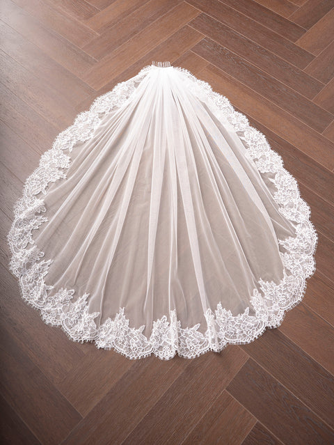 Fingertip Length Floral Lace Edge Wedding Bridal Veil with Comb for Bride Ivory OA46