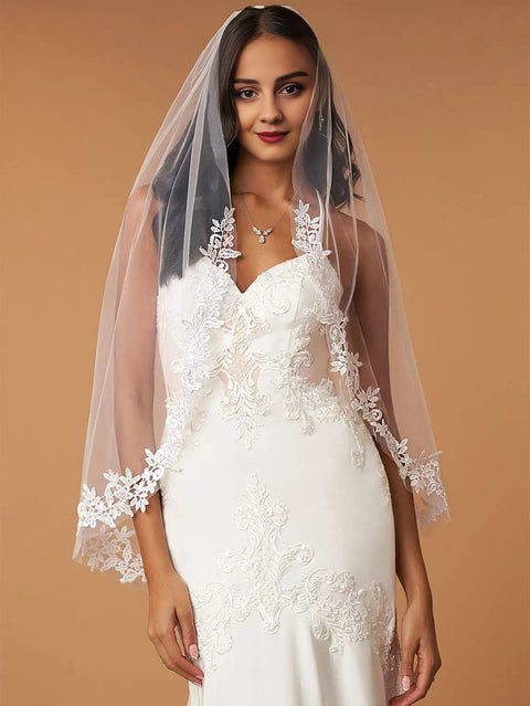 Fingertip Length Lace Edge Wedding Bridal Veil with Comb for Brides Off White OA12