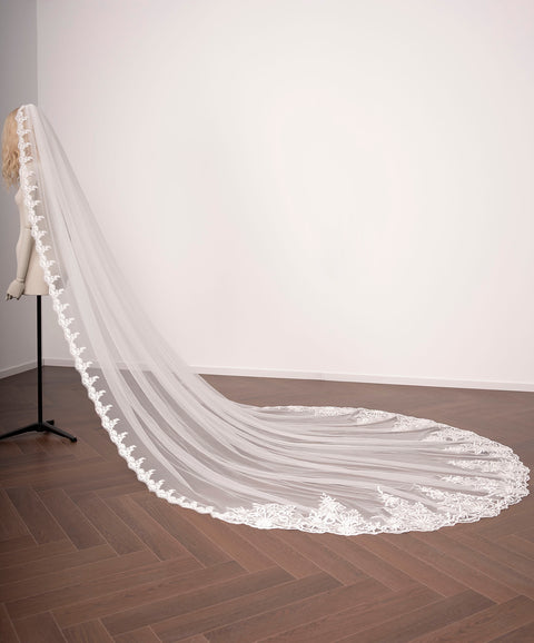 Royal Length 3.5M Lace Edge Wedding Bridal Veil with Metal Comb AS01