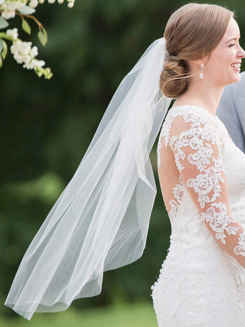 Fingertip Length Short Simple Tulle Wedding Bridal Veil with Comb AS06