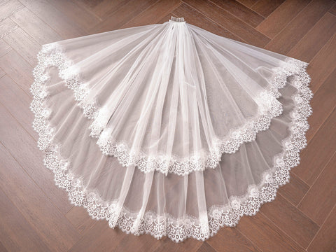 2 Tier Lace Edge Fingertip Length Wedding Bridal Veil with Comb for Bride Ivory OA42