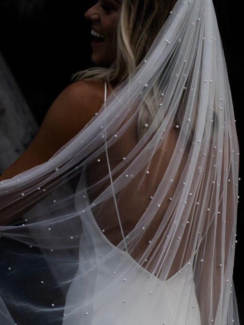 Pearl Short Wedding Bridal Veil with Metal Comb for Bride AS13