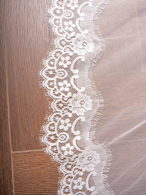 2 Tier Lace Edge Fingertip Length Wedding Bridal Veil with Comb for Bride Ivory OA42