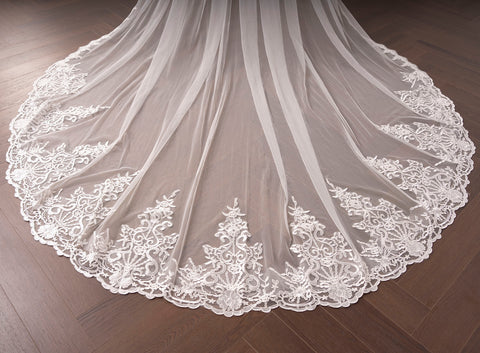Royal Length 3.5M Lace Edge Wedding Bridal Veil with Metal Comb AS01