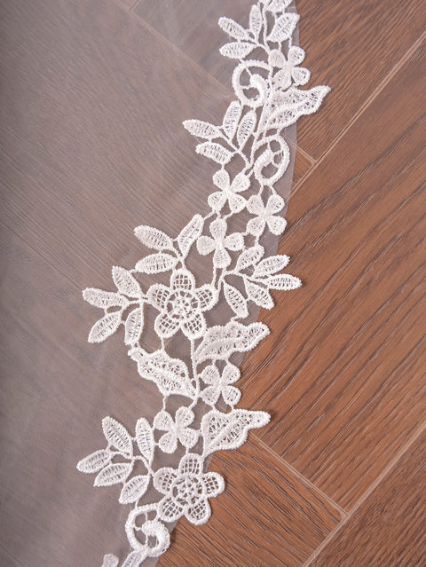 Fingertip Length Lace Edge Wedding Bridal Veil with Comb for Brides Off White OA12
