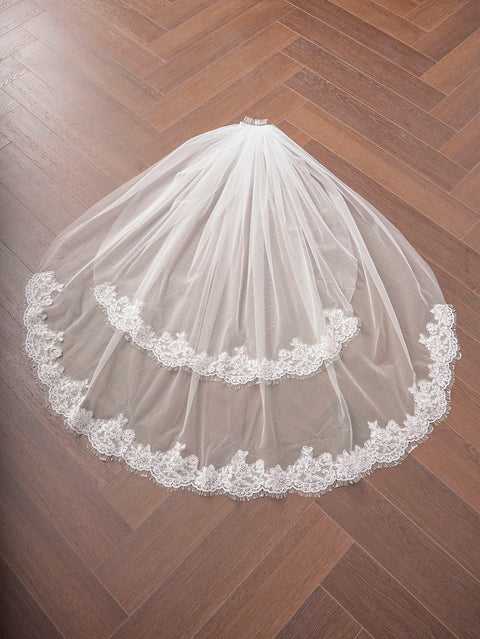 2 Tier Floral Lace Edge Wedding Bridal Veil Fingertip Length with Comb for Brides Ivory OA44