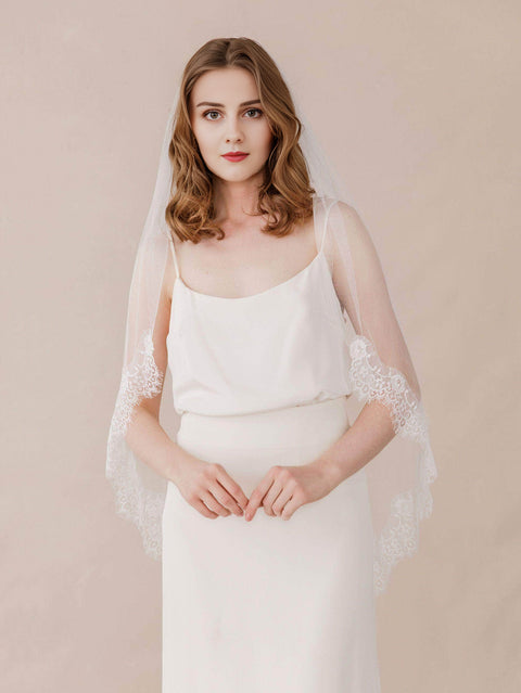 Fingertip Length Floral Lace Edge Wedding Bridal Veil with Comb for Bride OA41