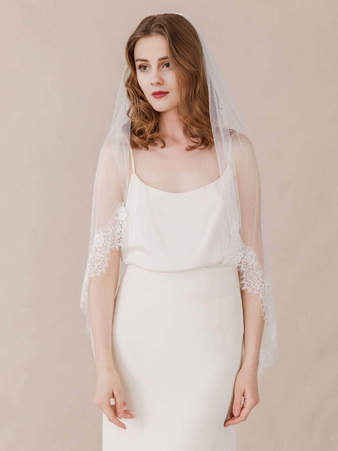 Fingertip Length Floral Lace Edge Wedding Bridal Veil with Comb for Bride OA41
