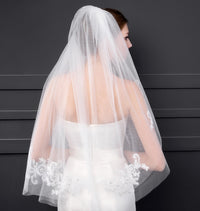 Short 2 Tier Lace  Wedding Bridal Veil With Metal Comb